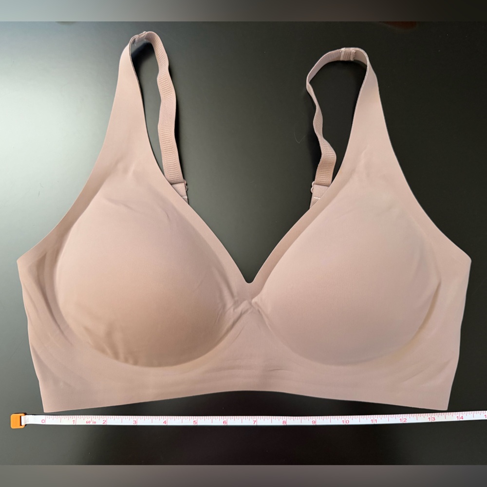 5 Seamless Wireless Bras - Picture 3 of 4